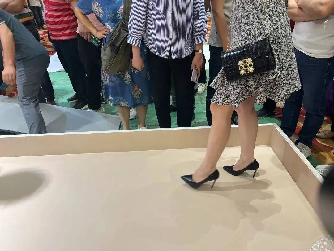 一場(chǎng)發(fā)布會(huì)，展開微水泥革命 | 2023萬磊廣佛千人行完滿成功