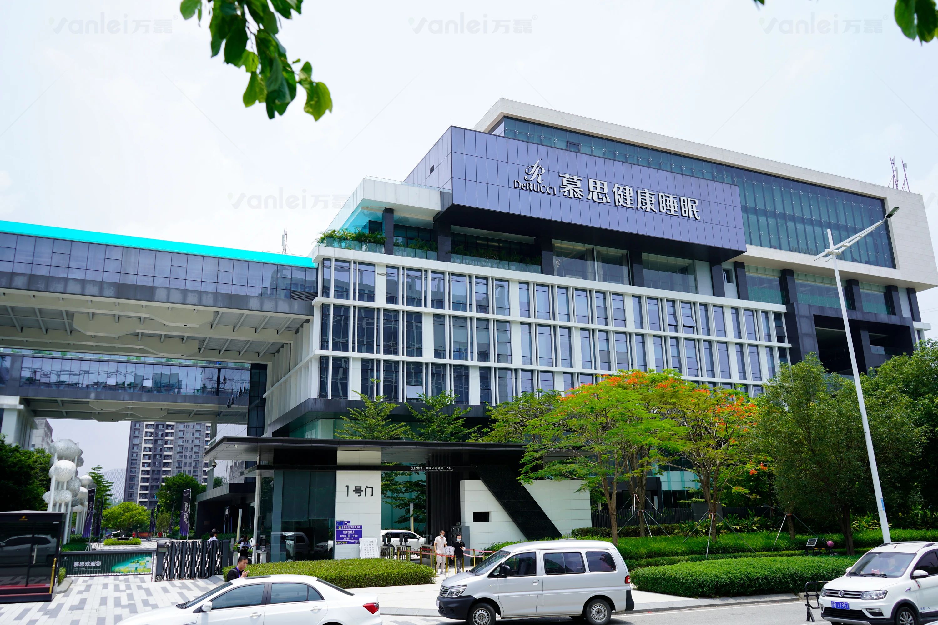 萬磊案例賞析 | 金屬遇上絲絨，尋覓絲質(zhì)般舒適生活