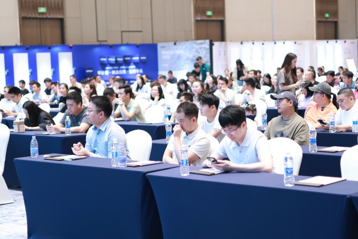 一場發(fā)布會，一場千人狂歡嘉年華 | 2025萬磊廣佛千人行完滿成功